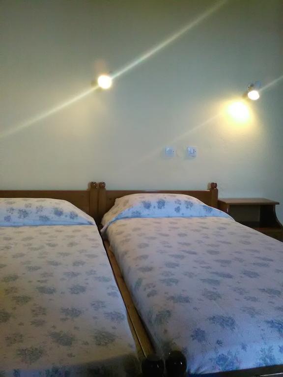 Stergiou Rooms Líri Esterno foto